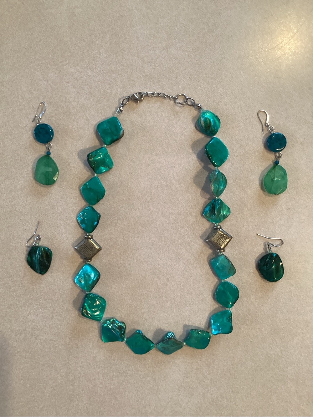 Green Shell-Like Beaded Necklace
